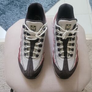 Men's Casual Lace-Up Sneakers - Cream, Black & Red